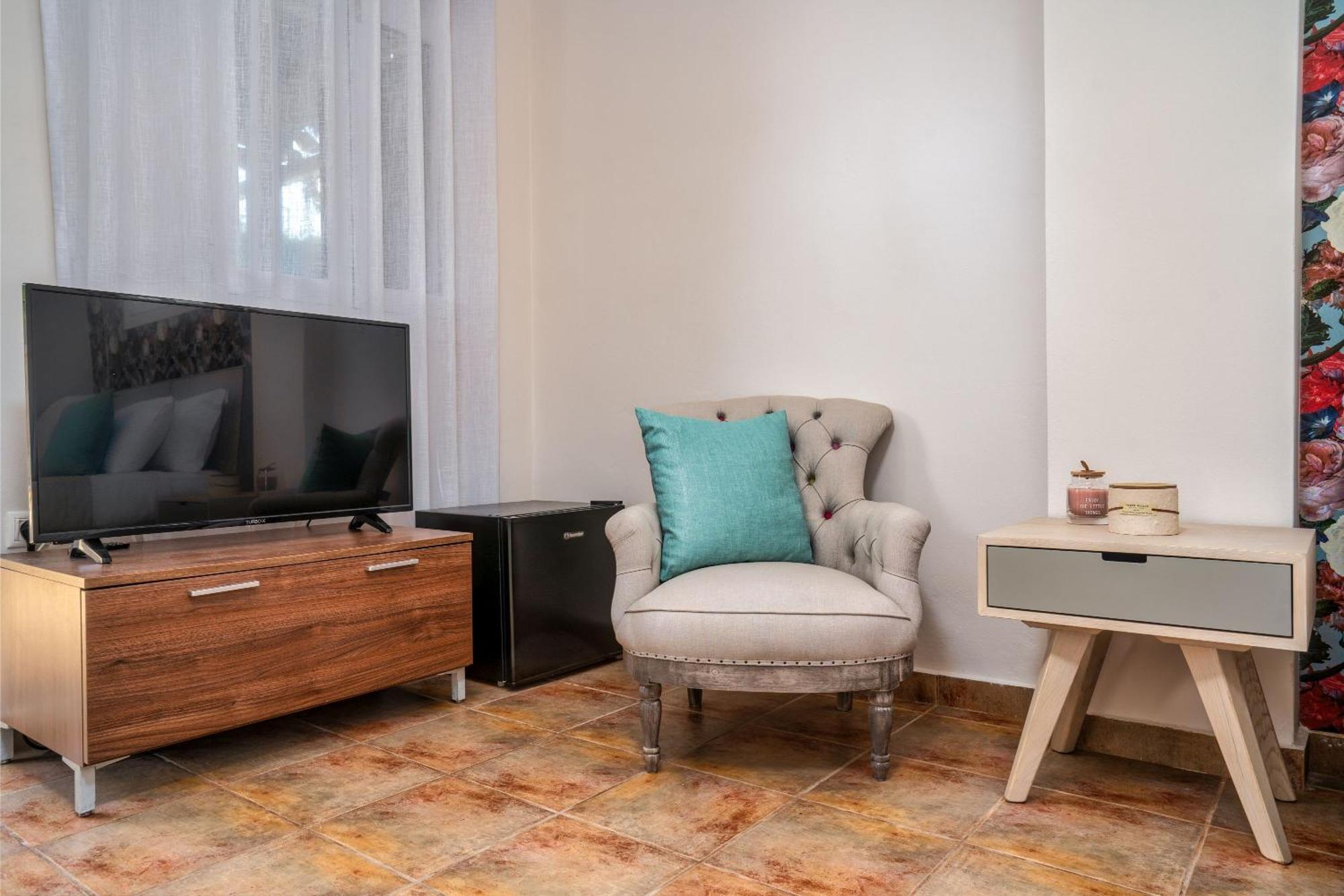 Suburban Elegant Studios Закинтос Екстериор снимка